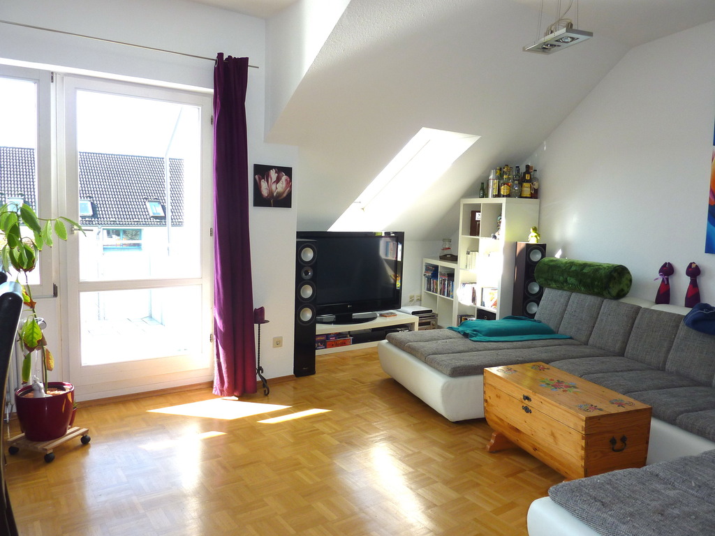 Moderne 4 zi. dachgeschoà wohnung mit balkon und aussicht in ... Wohnung dachgeschoss design